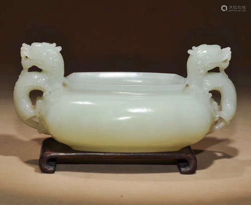 A JADE CARVED DRAGON-SHAPED EARS CENSER