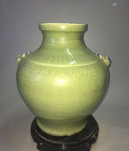 A LONGQUAN FLORAL INCISED PATTERN JAR