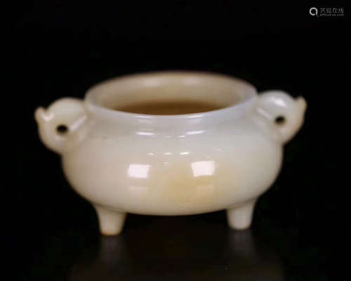 A HETIAN JADE CARVED DOUBLE-EAR CENSER