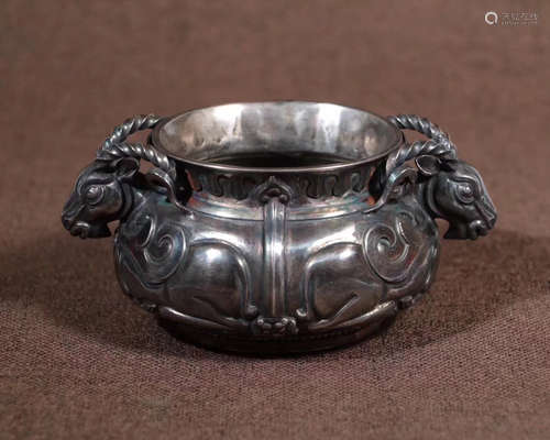 A SILVER MOLDED SHEEP-SHAPED DOUBLE-EAR CENSER