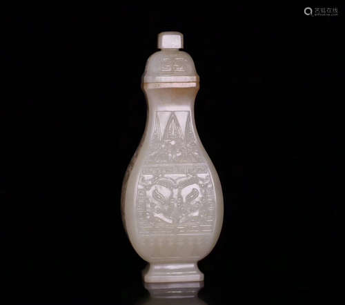 A OLD HETIAN JADE CARVED VASE