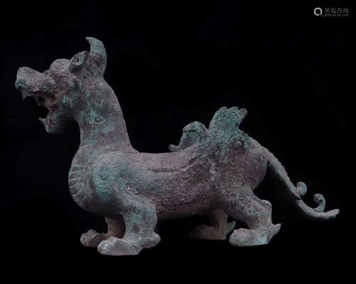 A COPPER PIXIU BEAST SHAPED FIGURE