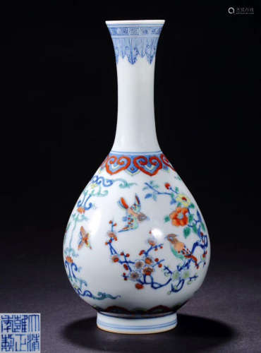 A DOUCAI FLORAL&BIRD PATTERN VASE WITH MARK