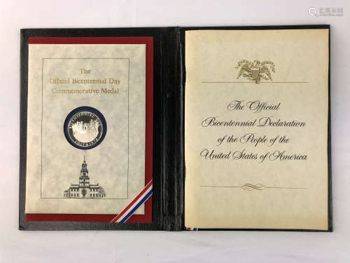 ESTATE OFFICAL BICENTENNIAL DAY MEMORIAL BOOK WITH PRESIDENT SIGNATURES NO RESERVE