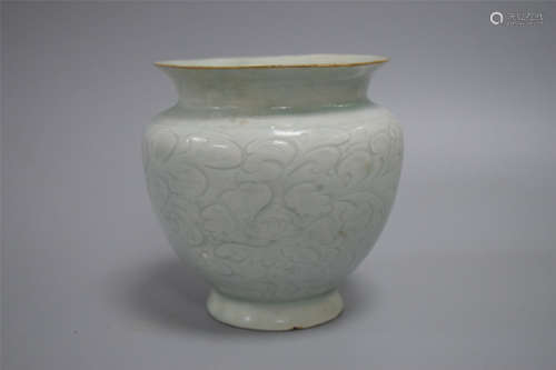 CHINESE PORCELAIN BLUE GLAZE ENGRAVED FLOWER JAR SONG DYNASTY