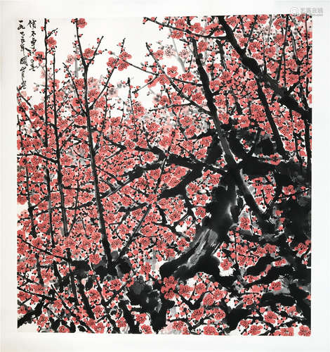 CHINESE SCROLL PAINTING OF PLUM BLOSSOMMING