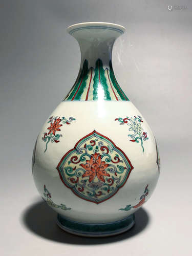 CHINESE WUCAI PORCELAIN YUHUCHUN VASE