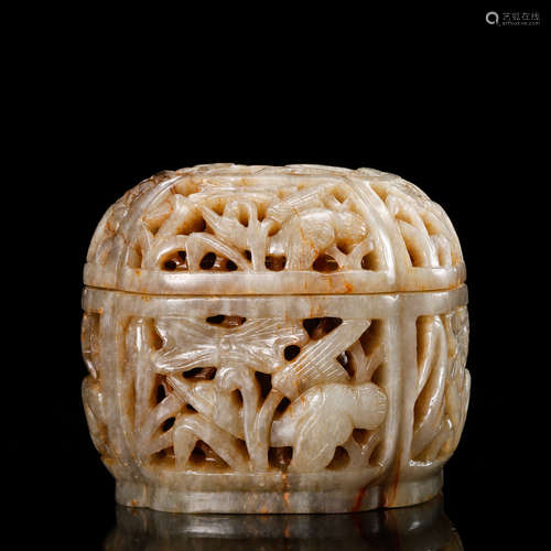 CHINESE JADE BOX CARVED IN OPEN WORK