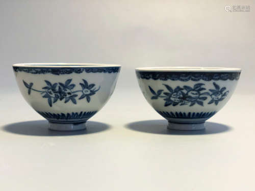 PAIR OF CHINESE BLUE AND WHITE BOWLS