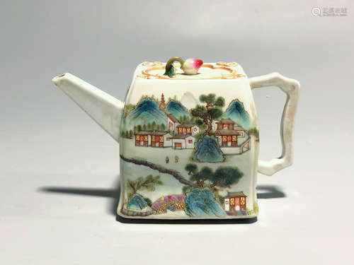 CHINESE FAMILLE ROSE PORCELAIN TEA POT