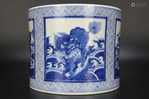 CHINESE BLUE AND WHITE BRUSH POT