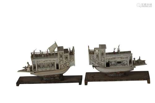 A PAIR OF LATE 19TH CENTURY CHINESE CARVED IVORY BOAT