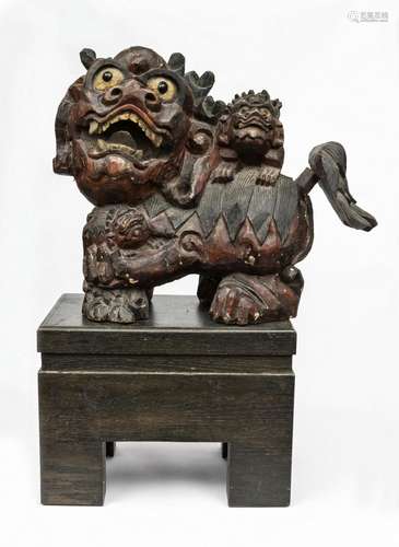 A LARGE PAIR OF ANTIQUE CHINESE CARVED HARDWOOD GUARDIAN FOO LION STATUES SHI