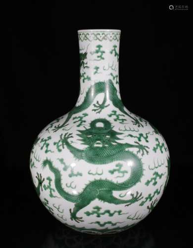 A CHINESE GREEN DRAGON PORCELAIN VASE