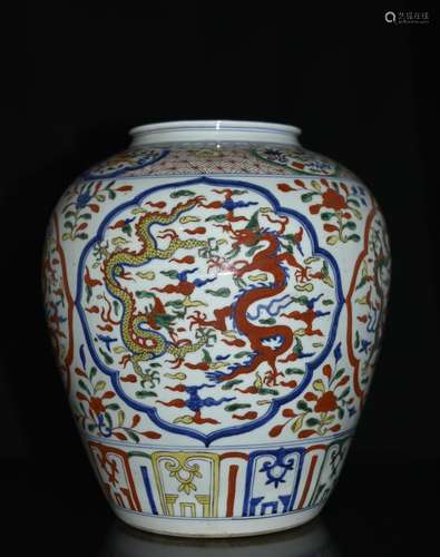 A CHINESE DOUCAI JAR WITH DRAGON’S STRIPE