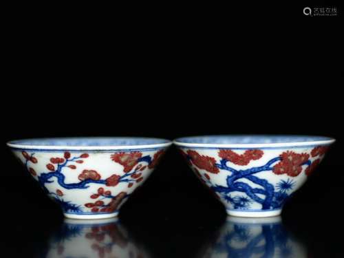 A PAIR PORCELAIN BLUE AND WHITE GLAZE RED