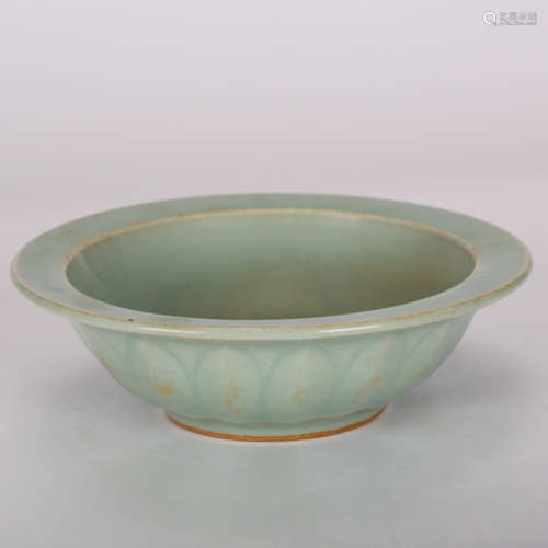 CHINESE CELADON GLAZED PORCELAIN BOWL