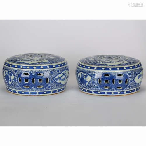 CHINESE BLUE AND WHITE PORCELAIN STOOL