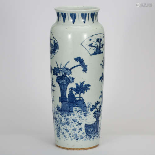 CHINESE BLUE AND WHITE PORCELAIN VASE