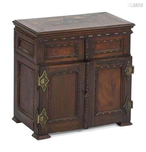 FINE DRESSING DESK In walnut veneer, with geometric inlay to top. Top opens to reveal an interior mirror and two hinged compartments...