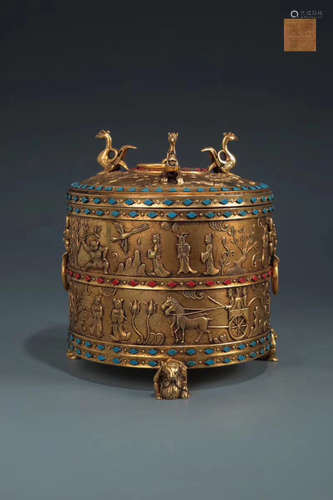 17-19TH CENTURY, A GILT BRONZE HUNTING DESIGN WINE VESSEL, QING DYNASTY