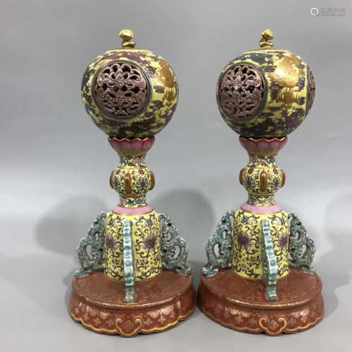 A PAIR OF DRAGON PATTERN FAMILLE ROSE CAP HOLDERS