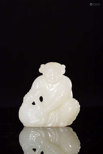 20TH CENTURY, A KID DESIGN HETIAN JADE LITTLE ORNAMENT, CHUANGHUI PERIOD