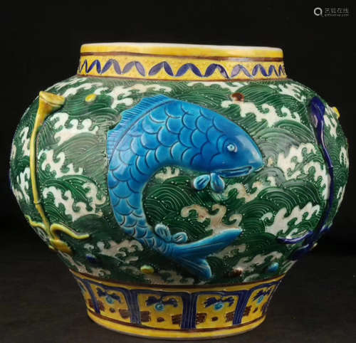 A SEA & FISH PATTERN FAHUA COLOR JAR