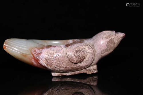 AN AUSPICIOUS BIRD DESIGN ANCIENT HETIAN JADE CARVING