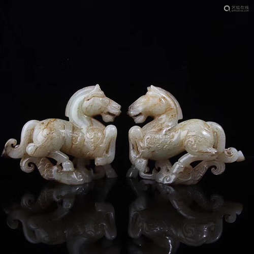 A PAIR OF HORSE DESIGN OLD HETIAN JADE ORNAMENTS