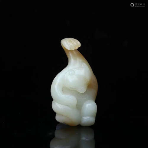 AN ANCIENT BEAR DESIGN HETIAN JADE HAND PIECE