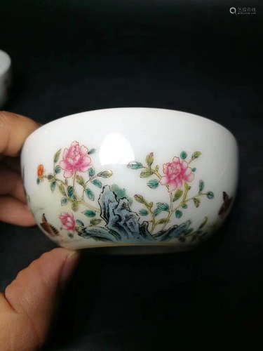 A CHICKEN&FLOWER PATTERN ENAMEL CUP