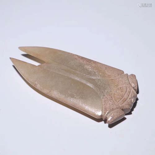 A CICADA DESIGN OLD HETIAN JADE ORNAMENT