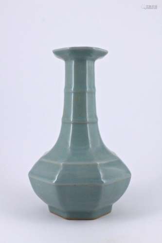 Song Yue Yao Porcelain Vase