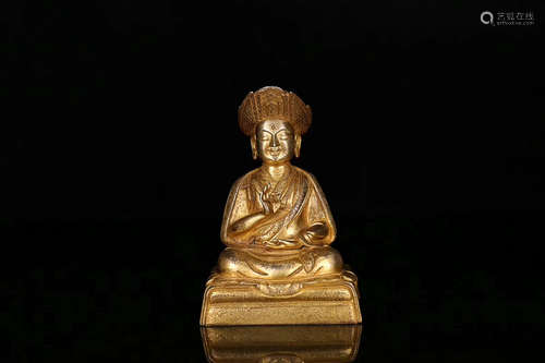 17TH CENTURY, A GILT BRONZE BUDDHA DESIGN FIGURE, QING DYNASTY