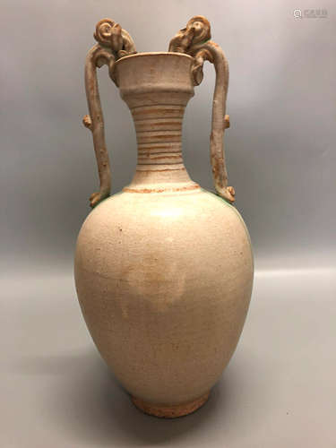 A DEER WHITE GLAZE VASE