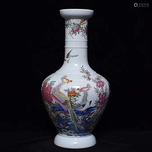 A FAMILLE ROSE FLOWER&BIRD PATTERN VASE