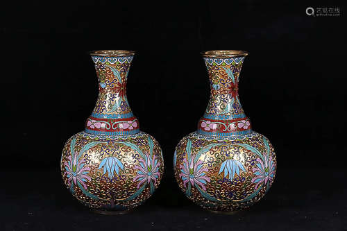 A PAIR OF CLOISONNE INTERLOCKED FLORAL PATTERN VASES, 1949-1966