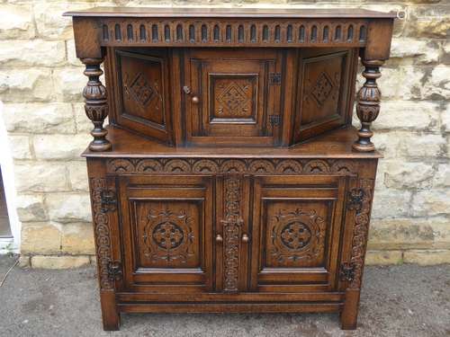 An Oak Court Cupboard