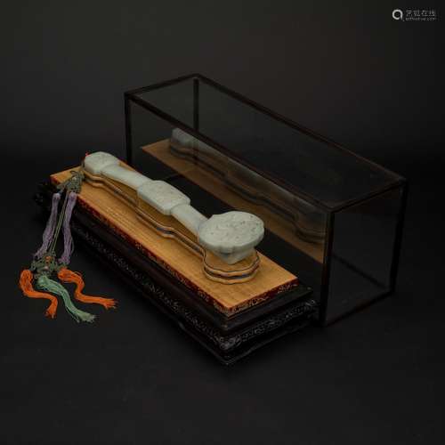 CHINESE CELADON JADE RUYI SCEPTER IN DISPLAY CASE