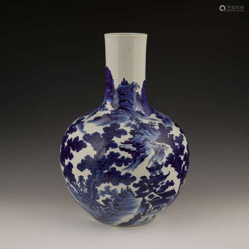 LARGE CHINESE BLUE & WHITE CELESTIAL VASE