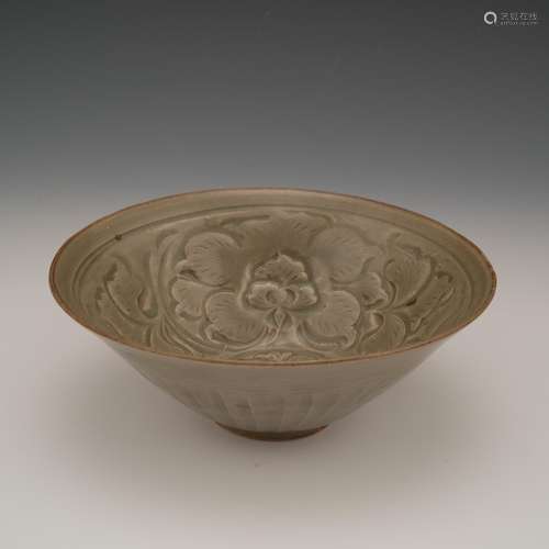 CHINESE SGRAFFITO FLORAL YAOZHOU WARE TEA BOWL