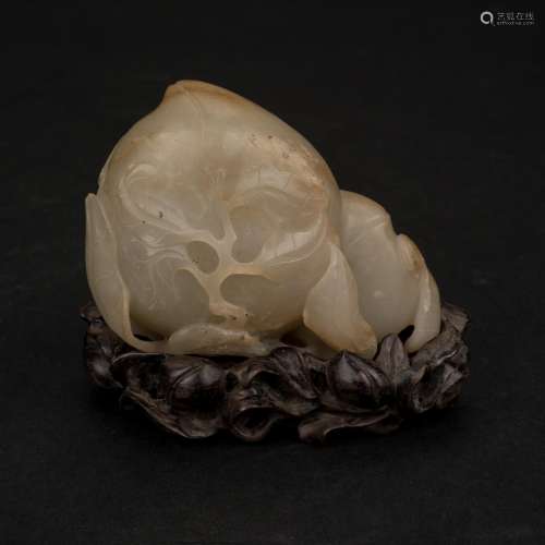 CARVED CHINESE JADE PEACH ON STAND