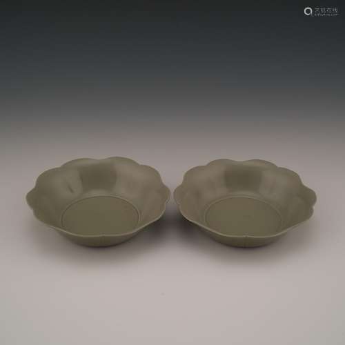 PAIR OF YUE WARE SUNFLOWER LOBED RIM DISH