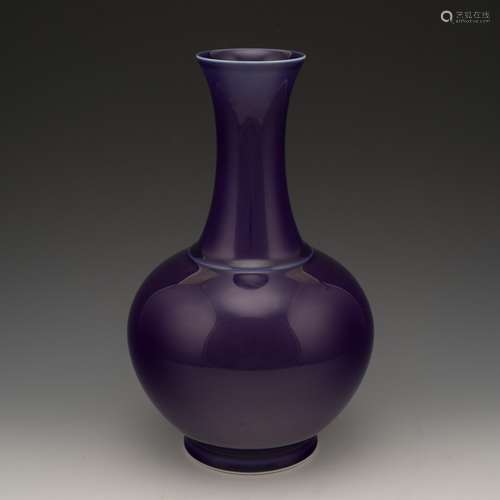 TONGZHI JI BLUE GLAZE MONOCHROME REWARD VASE