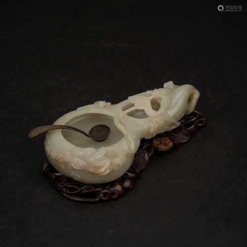 CHINESE DOUBLE GOURD SHAPED JADE BRUSH WASHER