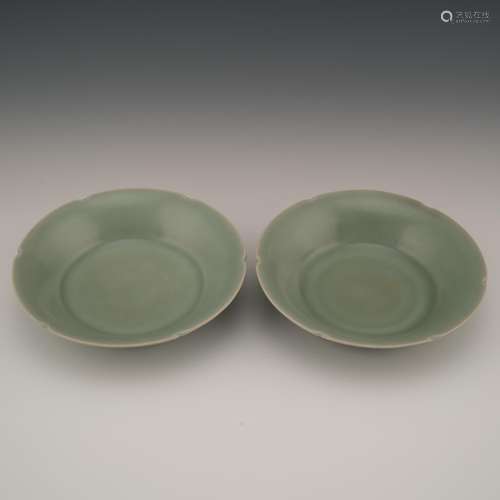 PAIR LONGQUAN CELADON FLORI-FORM LOBED RIM DISHES