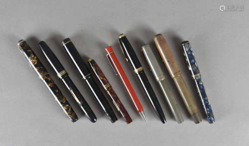 Two Mentmore art deco 14 ct gold nibbed fountain pens, together with two Wyvern examples, four