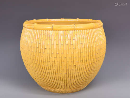 Chinese yellow glazed porcelain jardiniere, Qianlong mark.