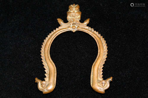 A Chinese antique bronze pendant hook.